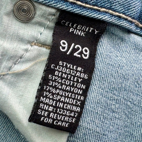 Celebrity Pink Distressed Mid-Rise Fringe-Cuff Denim Shorts – Size 9 / 29 - Picture 5 of 10